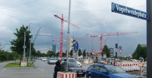 Der Vogelweideplatz ist momentan eine große Baustelle, denn auch die Arbeiten für die Tram Steinhausen werden derzeit noch ausgeführt Foto: hgb