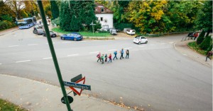 An der Kreuzung Musenberger-/Johanneskirchner Straße soll die Stadt auf Forderung des Bezirksausschusses eine Mittelinsel einrichten, damit vor allem Kinder auf dem Weg zur Schule die Fahrbahn sicherer überqueren können.  Foto: Vorlage Antrag