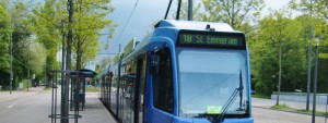 Tram St. Emmeram: Aus der Linie 18 wird zum Fahrplanwechsel am 10. Dezember die Linie 17. Foto: hgb