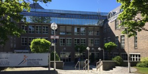 Soll in Wohnungen umgewandelt werden: die an die Sana AG verkaufte Schreiber Klinik.  Foto: hgb