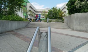 Der Eingangsbereich des Klinikums Bogenhausen.   Foto: hgb